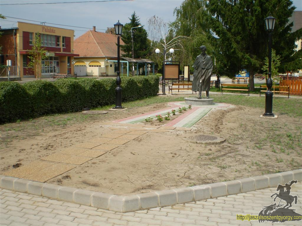 szobor.jpg