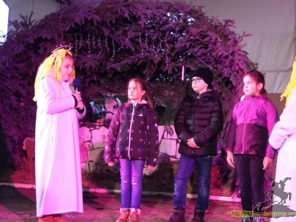 mindenki_karacsony_22.JPG