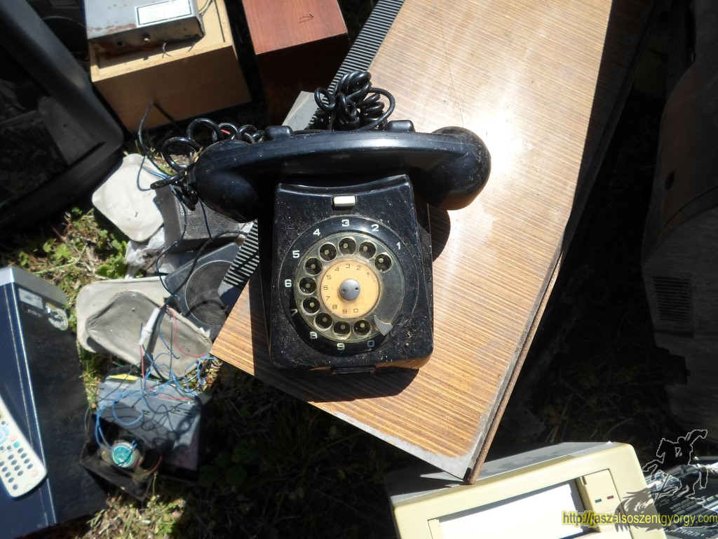 telefon.jpg