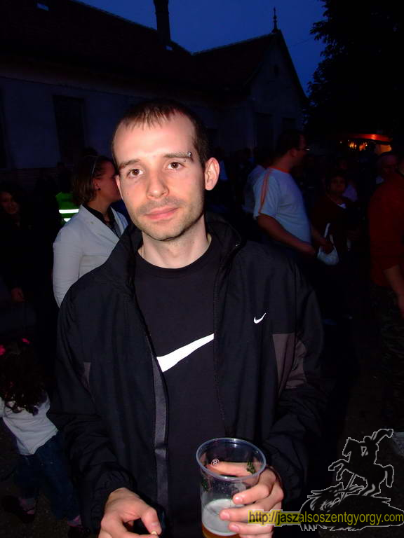 nyarkoszonto100522213.jpg